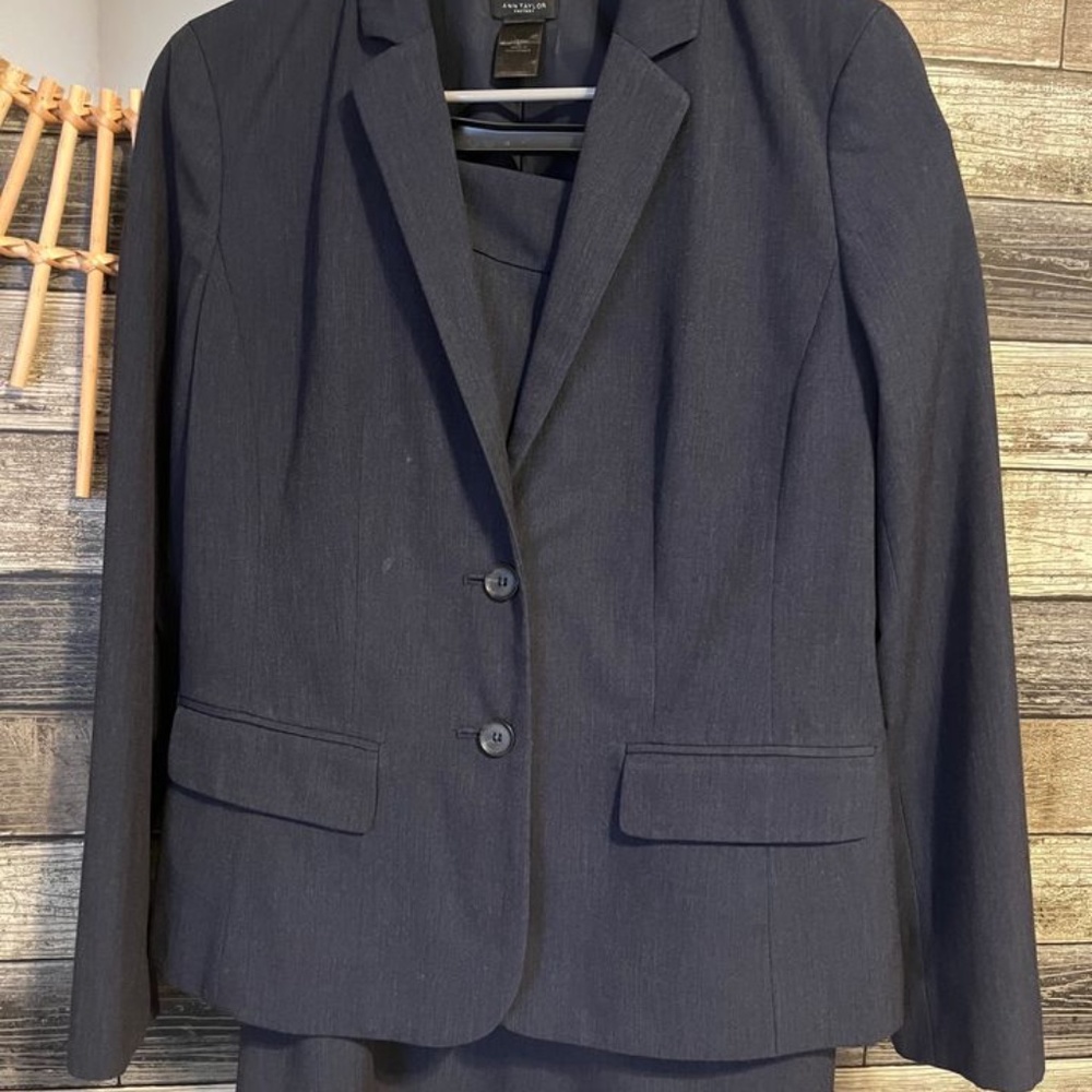 Ann Taylor Suit Set | Blazer & Skirt